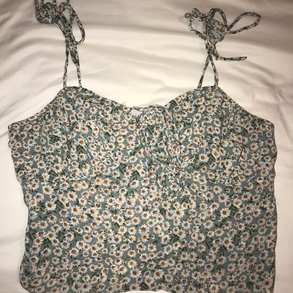 Princess Polly Tops - Princess Polly floral top